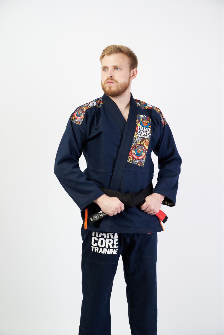 Мужчина в кимоно