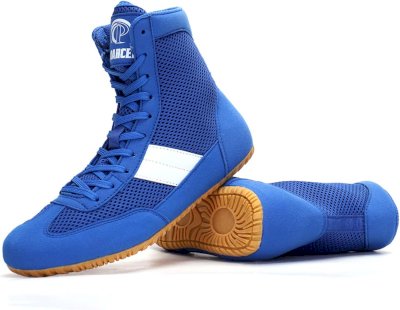 Как выбрать детскую обувь для занятий единоборствами: материалы, размеры и особенности