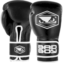 Боксерские перчатки Bad Boy Strike 8 унц. черный