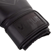 Боксерские перчатки Venum Contender Black/Black 8 унц. черный